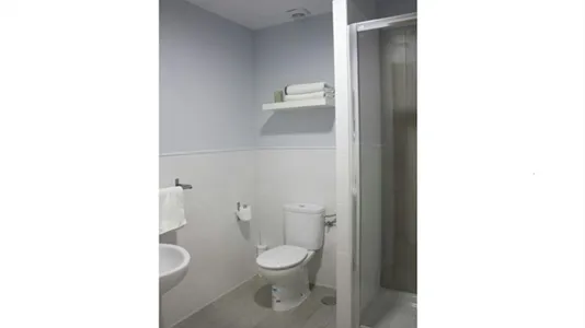 Rooms in Madrid Centro - photo 9