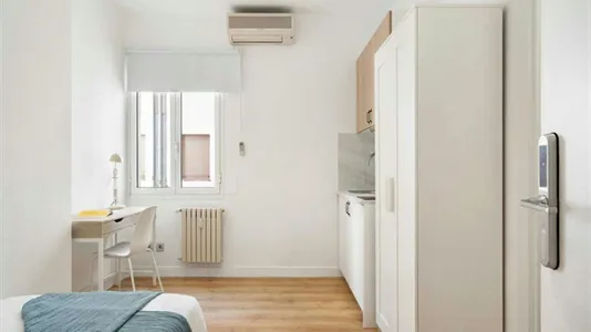 Rooms in Madrid Retiro - photo 8