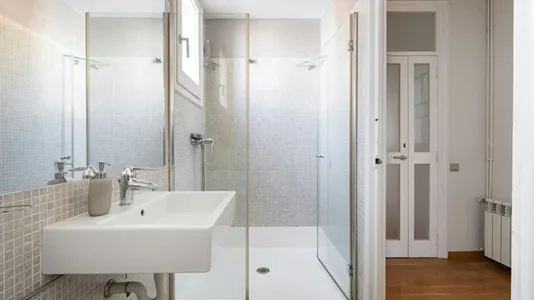 Rooms in Barcelona Eixample - photo 10