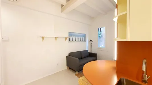 Apartments in Barcelona Ciutat Vella - photo 6