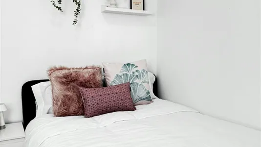 Rooms in Madrid Chamberí - photo 2