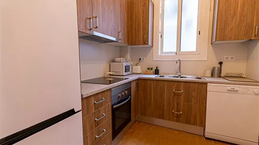 Rooms in Barcelona Eixample - photo 8