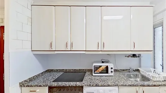 Rooms in Zaragoza - photo 8