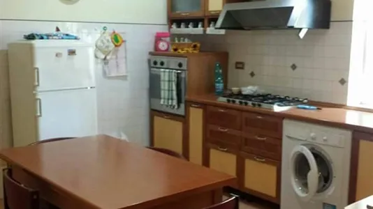 Rooms in Napoli Municipalità 5 - photo 10