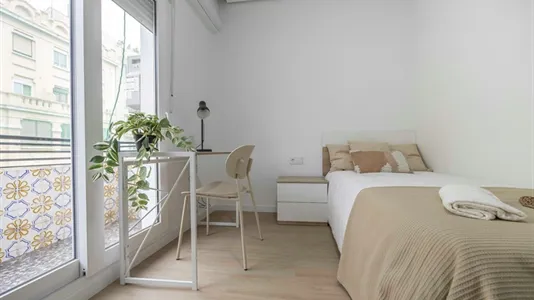 Rooms in el Camí de Vera - photo 3