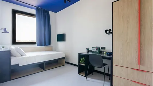 Rooms in Napoli Municipalità 4 - photo 4