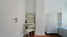 Room for rent, Lisbon (region), &lt;span class=&quot;blurred street&quot; onclick=&quot;ProcessAdRequest(7743864)&quot;&gt;&lt;span class=&quot;hint&quot;&gt;See streetname&lt;/span&gt;[xxxxxxxxxxxxx]&lt;/span&gt;