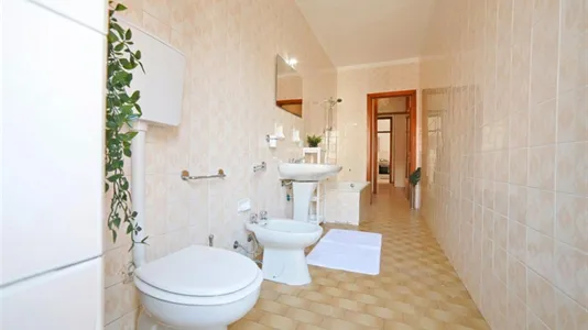 Rooms in Lecco - photo 10