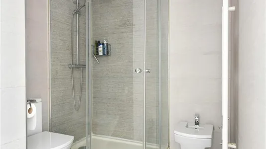 Rooms in Madrid Chamberí - photo 3