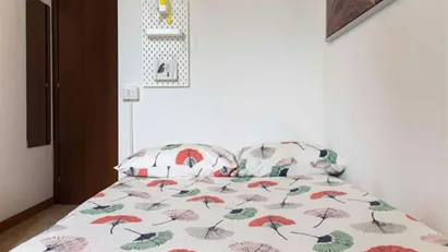 Room for rent in Milano Zona 6 - Barona, Lorenteggio, Milan