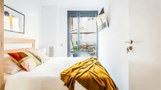 Rooms in Barcelona Sants-Montjuïc - photo 2