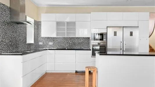 Houses in Botkyrka - photo 2