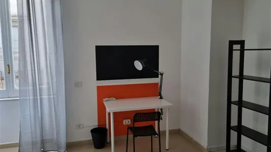 Rooms in Napoli Municipalità 4 - photo 4