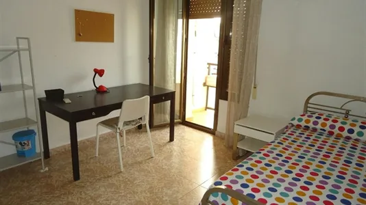 Rooms in Córdoba - photo 4