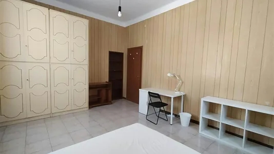 Rooms in Milano Zona 8 - Fiera, Gallaratese, Quarto Oggiaro - photo 2