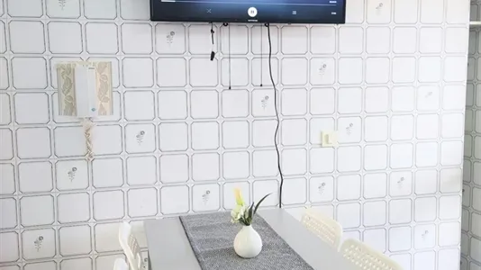 Rooms in Paterna - photo 6