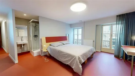 Rooms in Saint-Étienne - photo 5