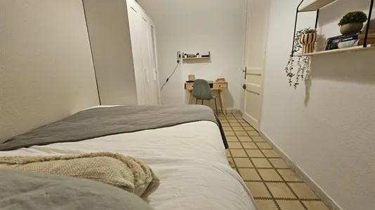 Rooms in Barcelona Ciutat Vella - photo 4