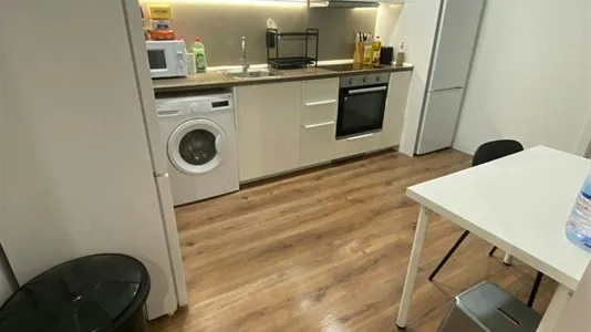 Rooms in Badalona - photo 8