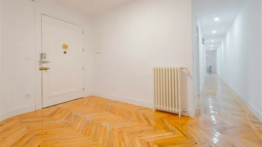 Rooms in Madrid Retiro - photo 8