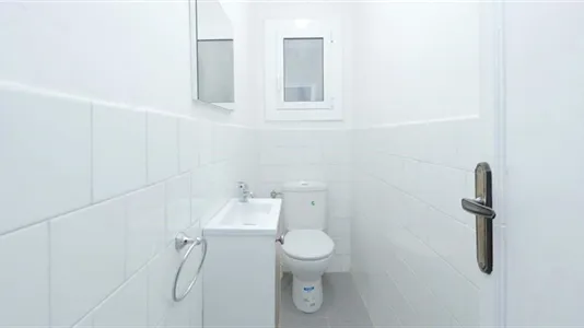 Rooms in Barcelona Eixample - photo 10