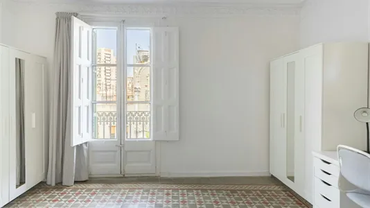 Rooms in Barcelona Eixample - photo 7