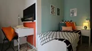 Room for rent, Brescia, Lombardia, &lt;span class=&quot;blurred street&quot; onclick=&quot;ProcessAdRequest(13784810)&quot;&gt;&lt;span class=&quot;hint&quot;&gt;See streetname&lt;/span&gt;[xxxxxxxxxxxxx]&lt;/span&gt;