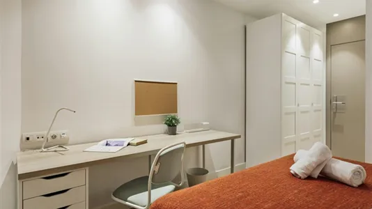 Rooms in Barcelona Eixample - photo 5