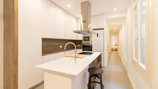Apartments in Barcelona Ciutat Vella - photo 2
