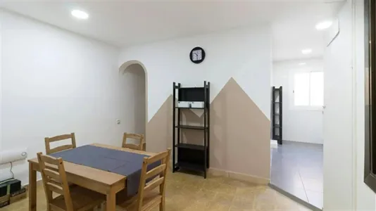 Rooms in Barcelona Ciutat Vella - photo 10