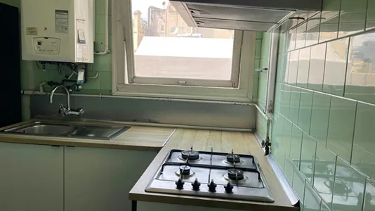 Rooms in Barcelona Ciutat Vella - photo 7