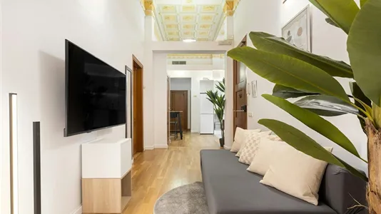 Rooms in Barcelona Ciutat Vella - photo 8