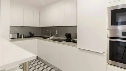 Rooms in Barcelona Ciutat Vella - photo 4