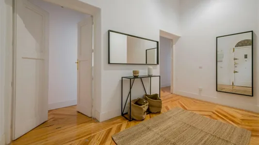 Rooms in Madrid Salamanca - photo 8