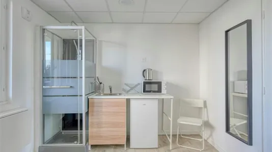 Apartments in Bobigny - photo 3