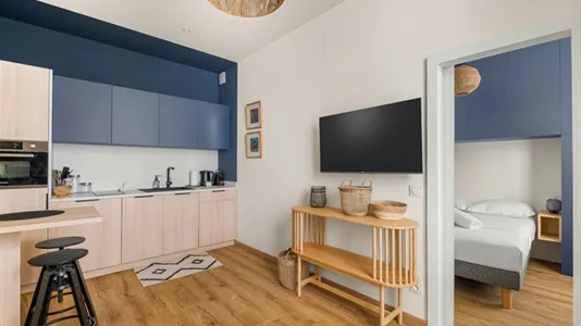 Apartments in Lyon - photo 2