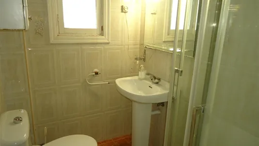 Rooms in Córdoba - photo 9