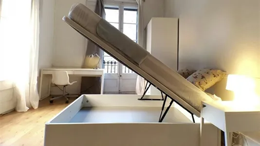Rooms in Barcelona Eixample - photo 4