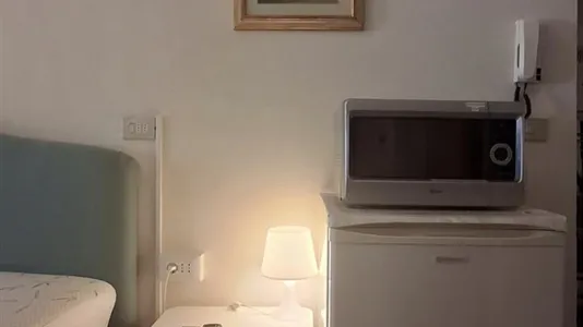 Rooms in Florence - photo 9