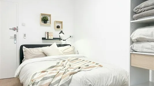 Rooms in Madrid Ciudad Lineal - photo 4