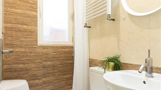 Rooms in Madrid Chamartín - photo 8