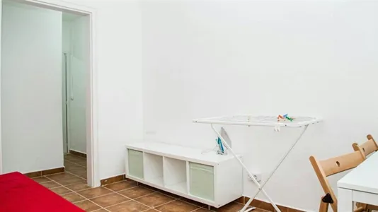 Rooms in Barcelona Ciutat Vella - photo 7