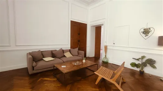 Apartments in Nîmes - photo 10