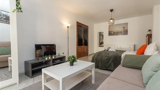 Rooms in Málaga - photo 7