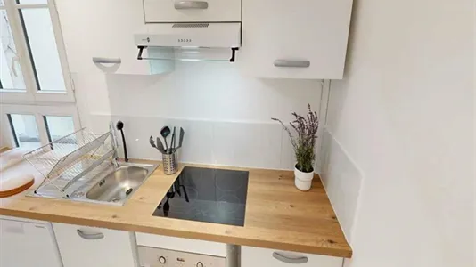 Rooms in Paris 10ème arrondissement - photo 9