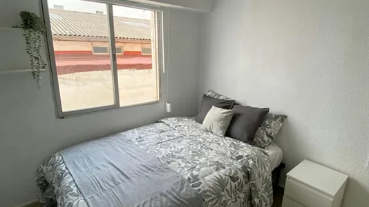Rooms in Manises - photo 1