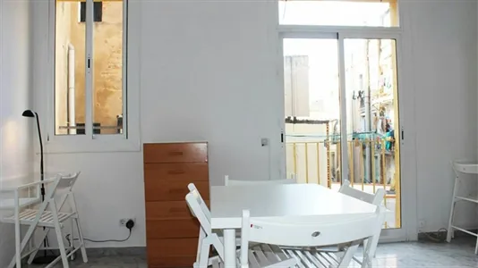 Rooms in Barcelona Ciutat Vella - photo 9