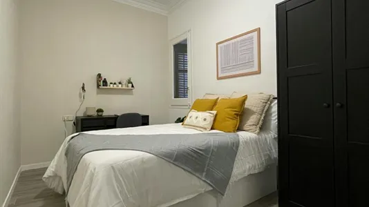 Rooms in Barcelona Sants-Montjuïc - photo 8