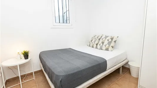 Rooms in Barcelona Ciutat Vella - photo 4