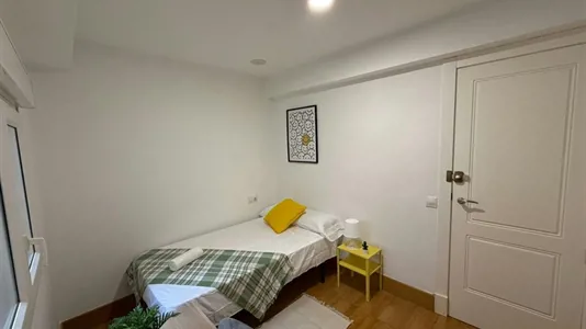 Rooms in Almería - photo 2
